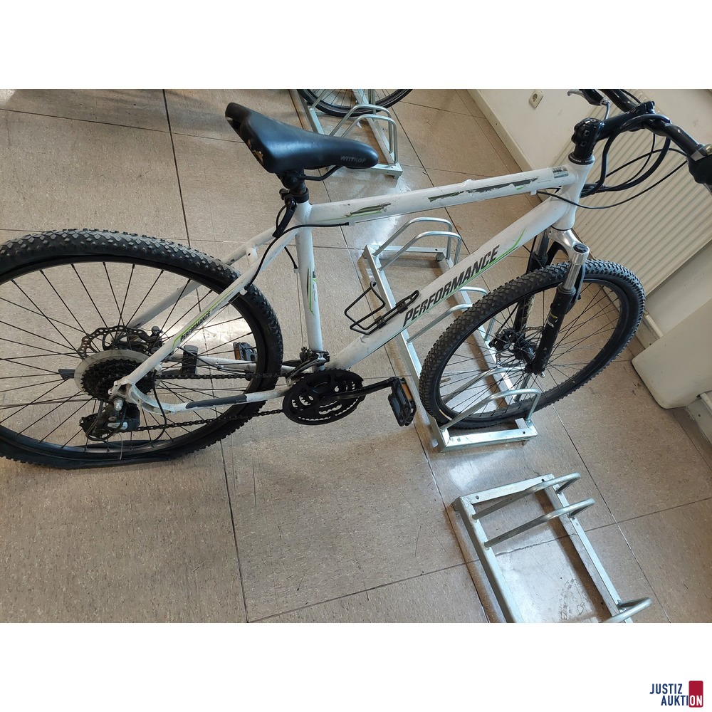 Fahrrad der Marke Performance MTB Sportline Series