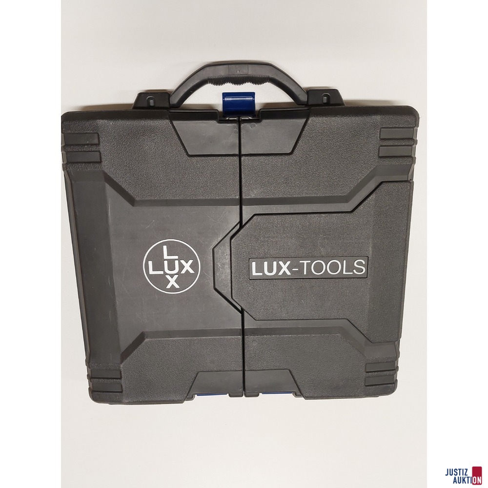 Werkzeugkoffer der Marke LUX-Tools mit diversem Inhalt