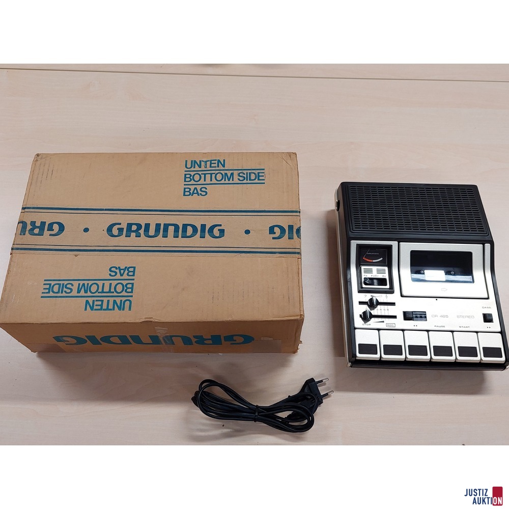 Kassettenrekorder der Marke GRUNDIG CR 485