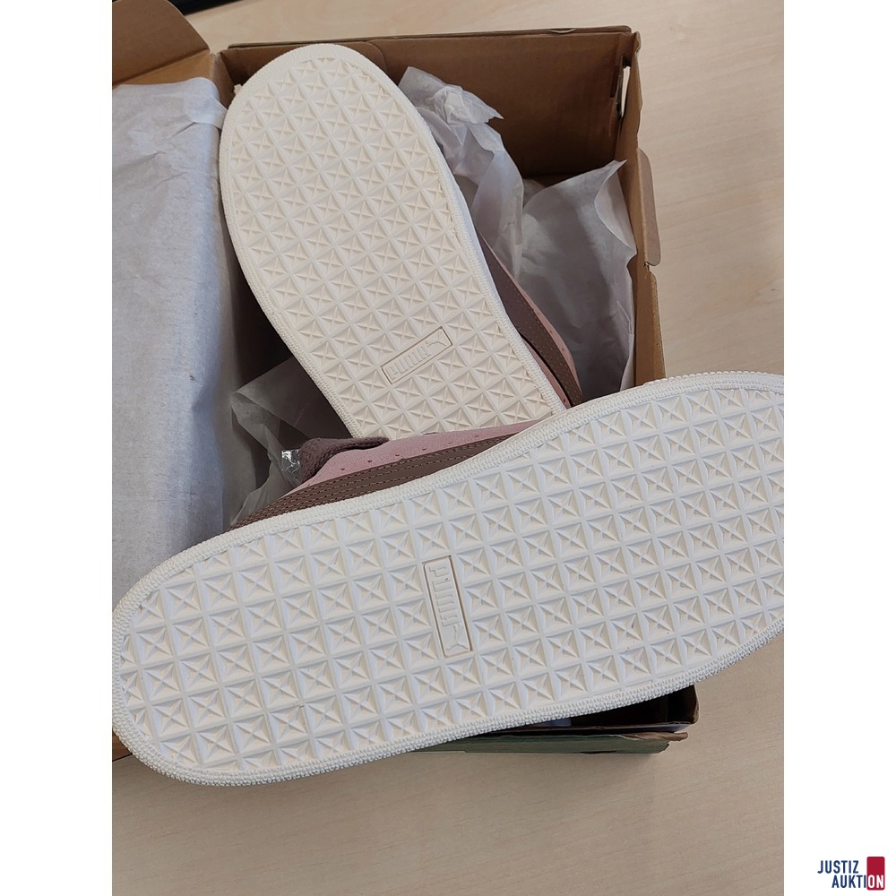 Sneaker der Marke Puma Suede XL