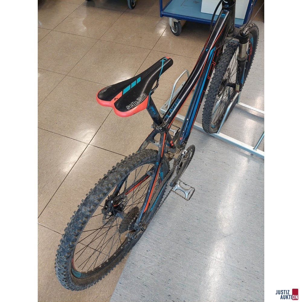 Fahrrad der Marke Cube Access 2014