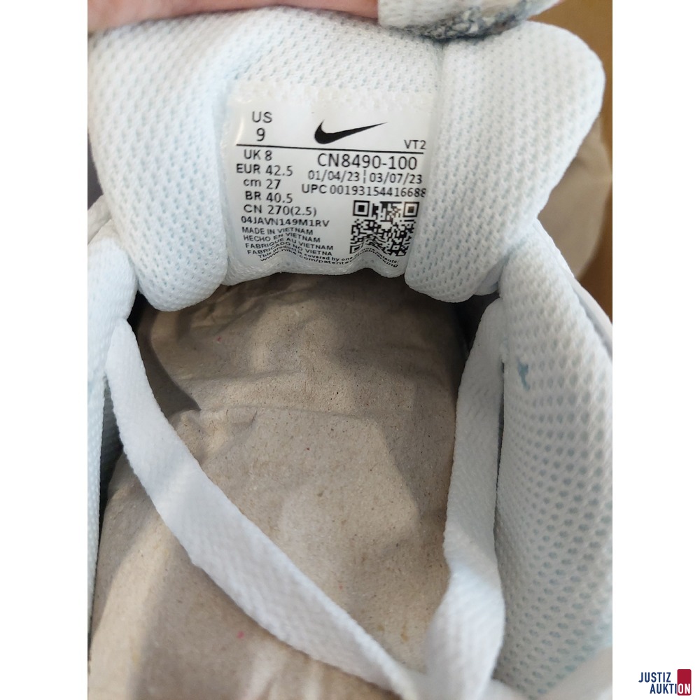 1 Paar Sneaker der Marke Nike Air Max 90 Gr&ouml;&szlig;e 42&comma;5