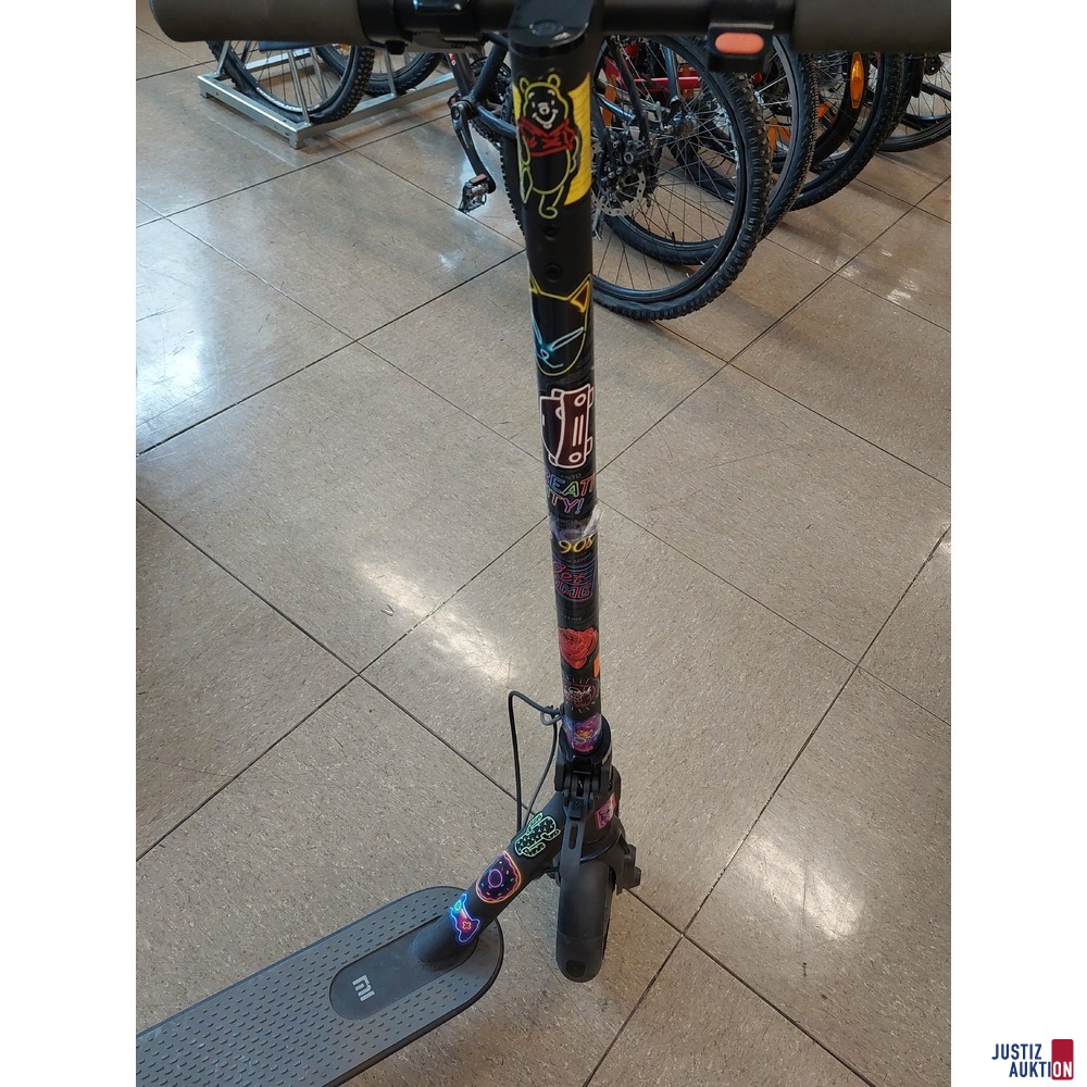 E-Scooter der Marke Mi