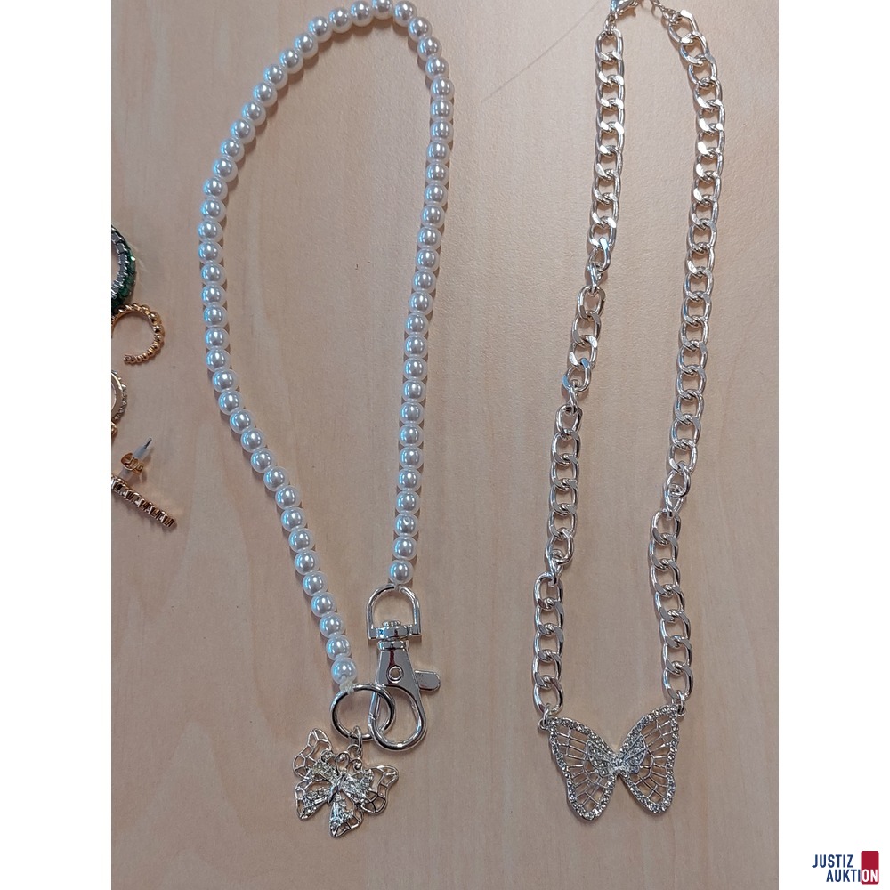 Konvolut bestehend aus diversen Modeschmuck