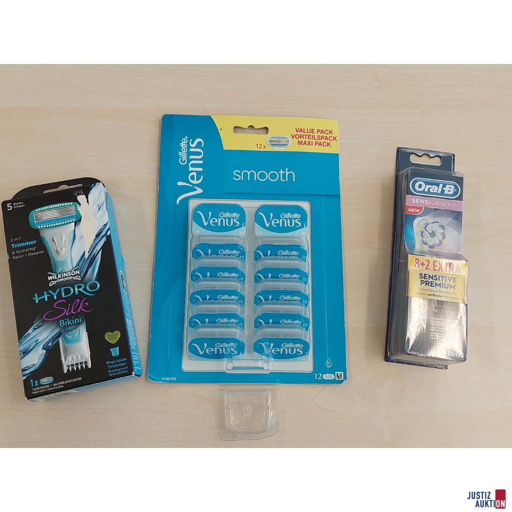 1 12er Packung Rasierklingen der Marke Gillette Venus