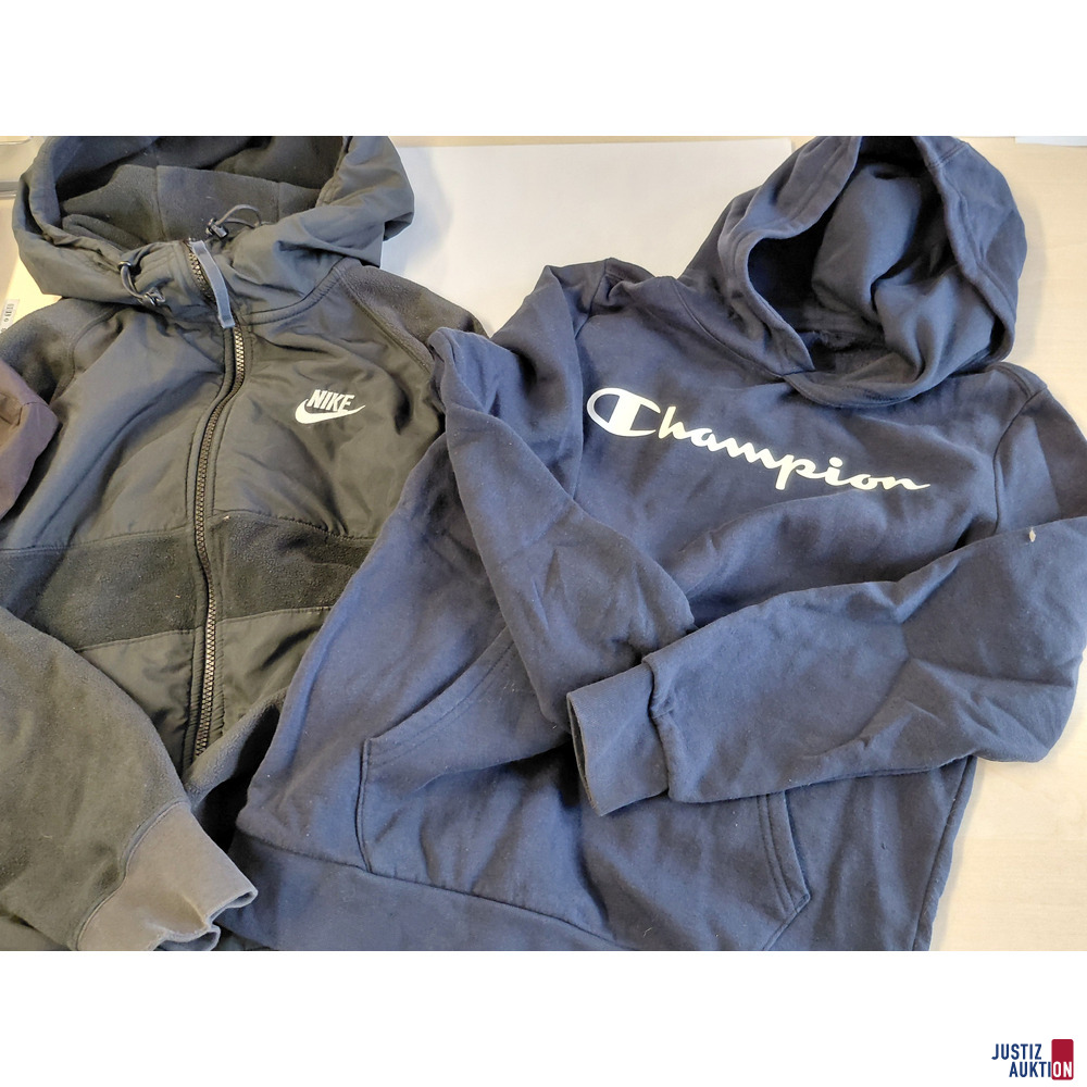 1 Zippjacke Nike Gr&ouml;&szlig;e S u&period;a&period;
