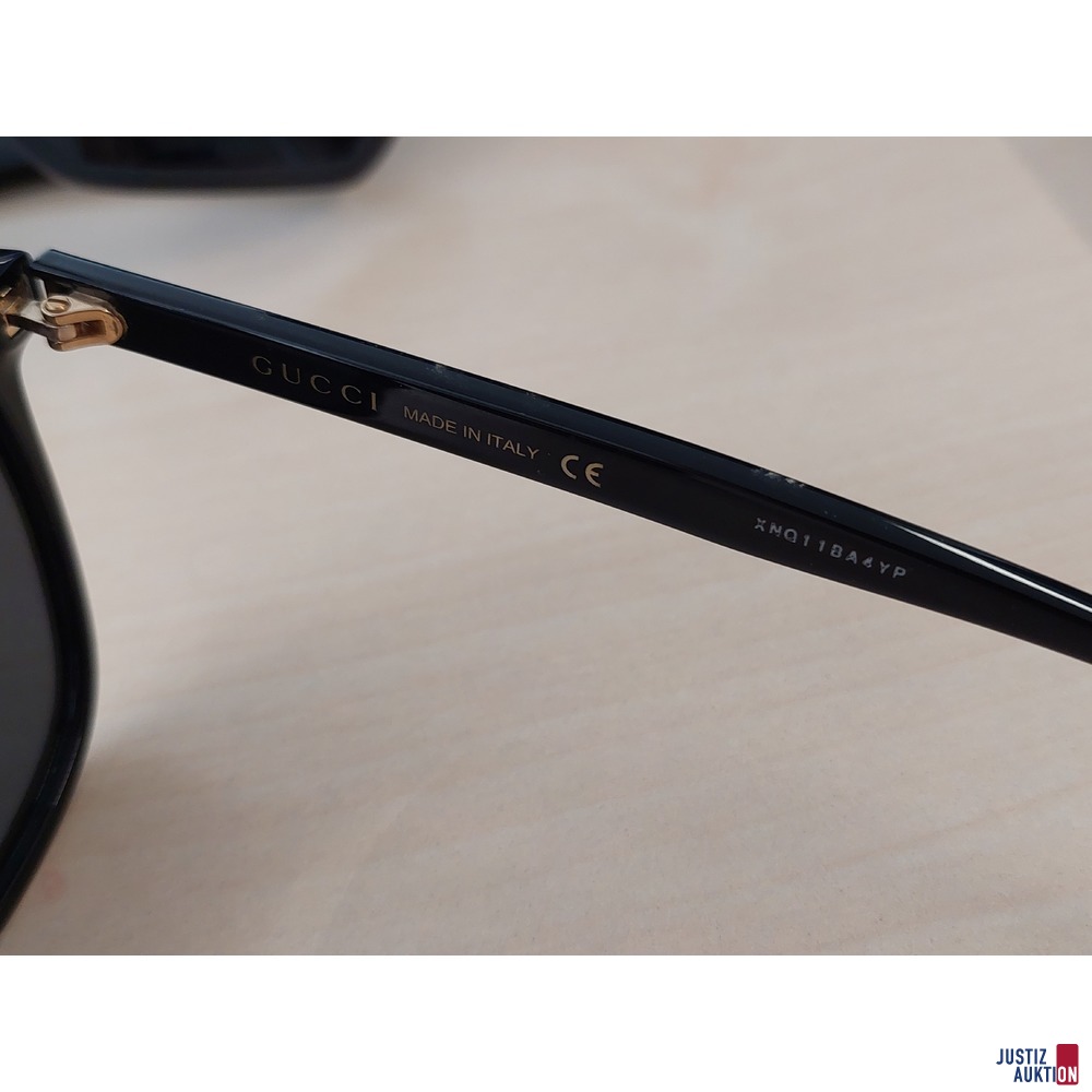 Damensonnenbrille der Marke Gucci u.a.