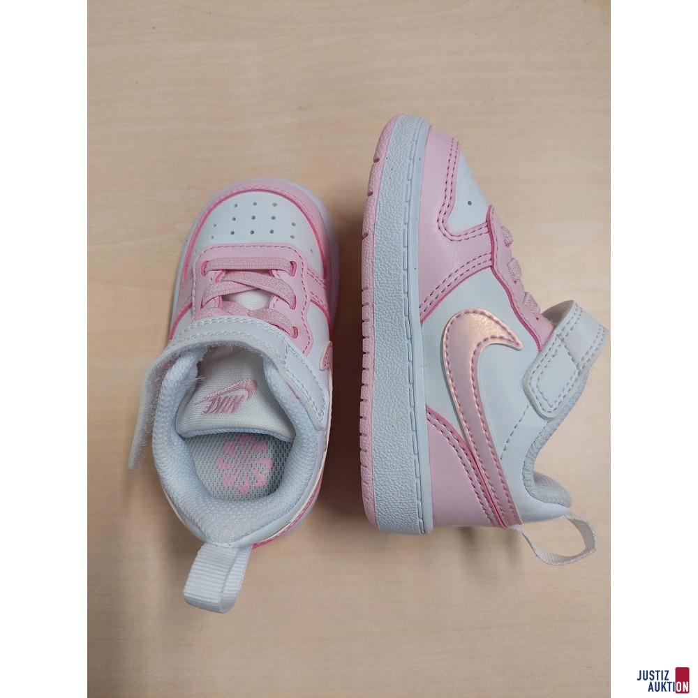 Kinderklettschuhe der Marke Nike Größe 21