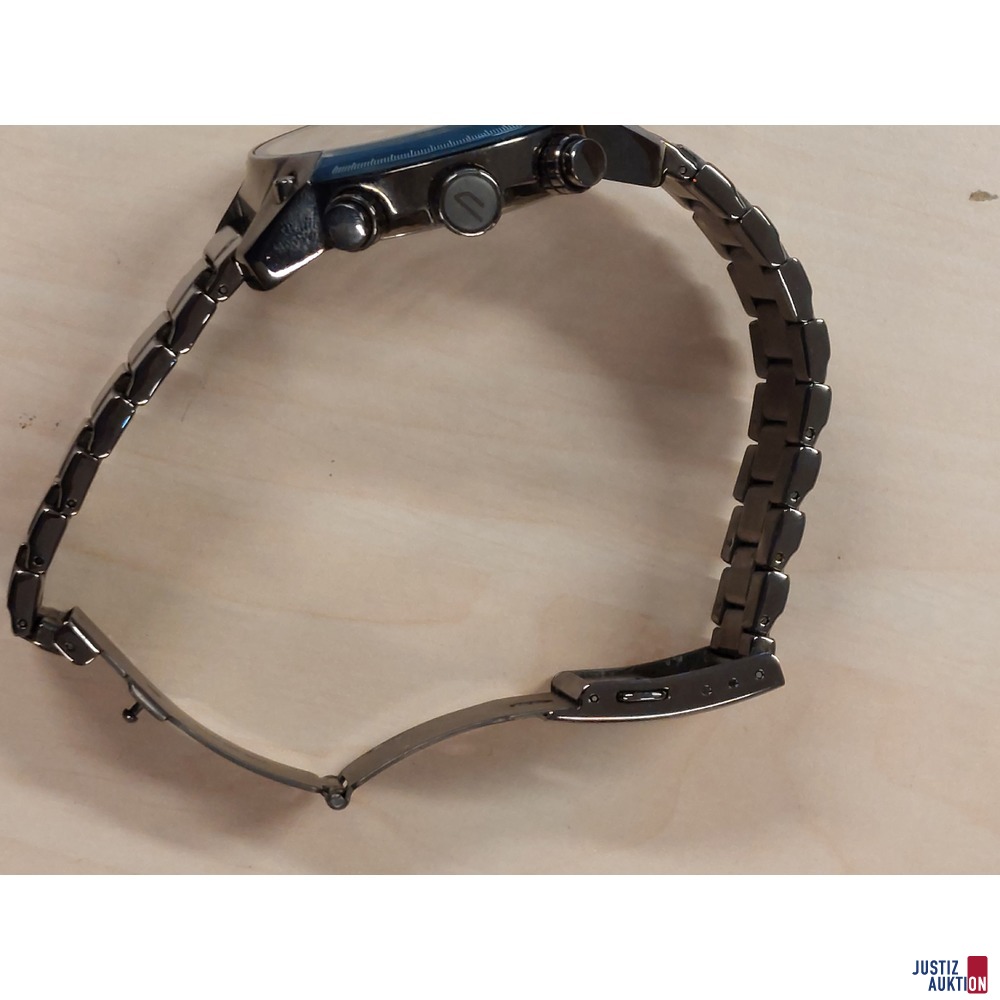 Herrenarmbanduhr der Marke Diesel - Overflow