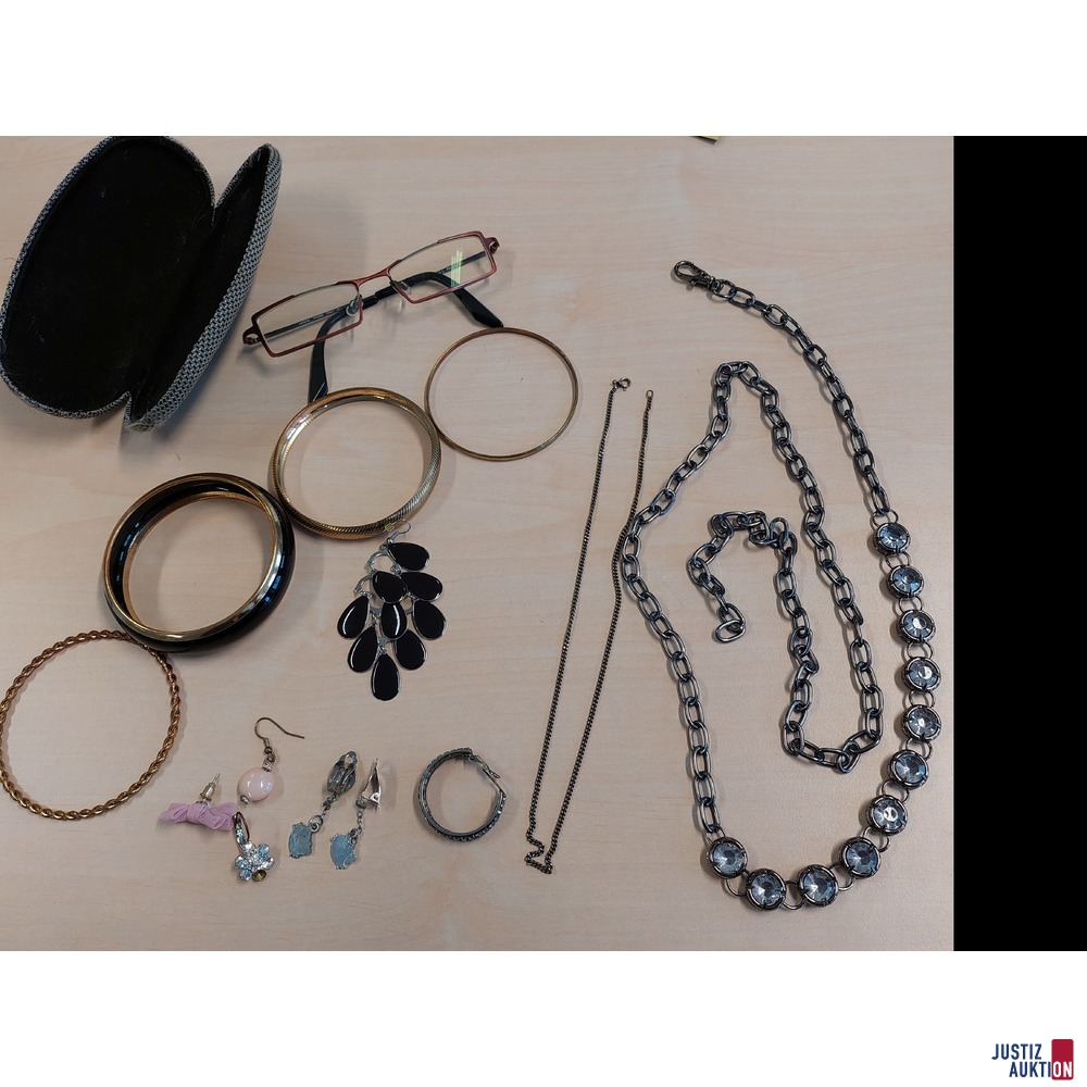 Diverser Modeschmuck - optische Lesebrille in Etui