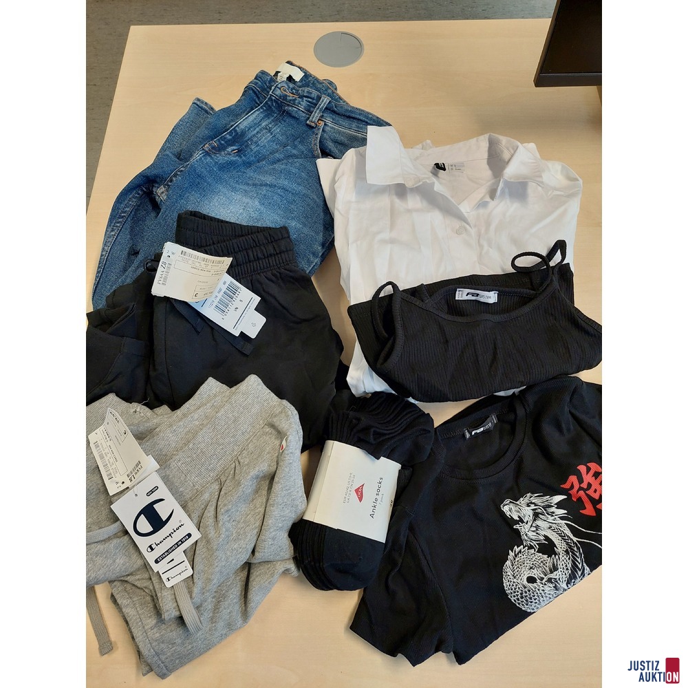 1 Jeans der Marke H&amp;M Größe 40 u.a.