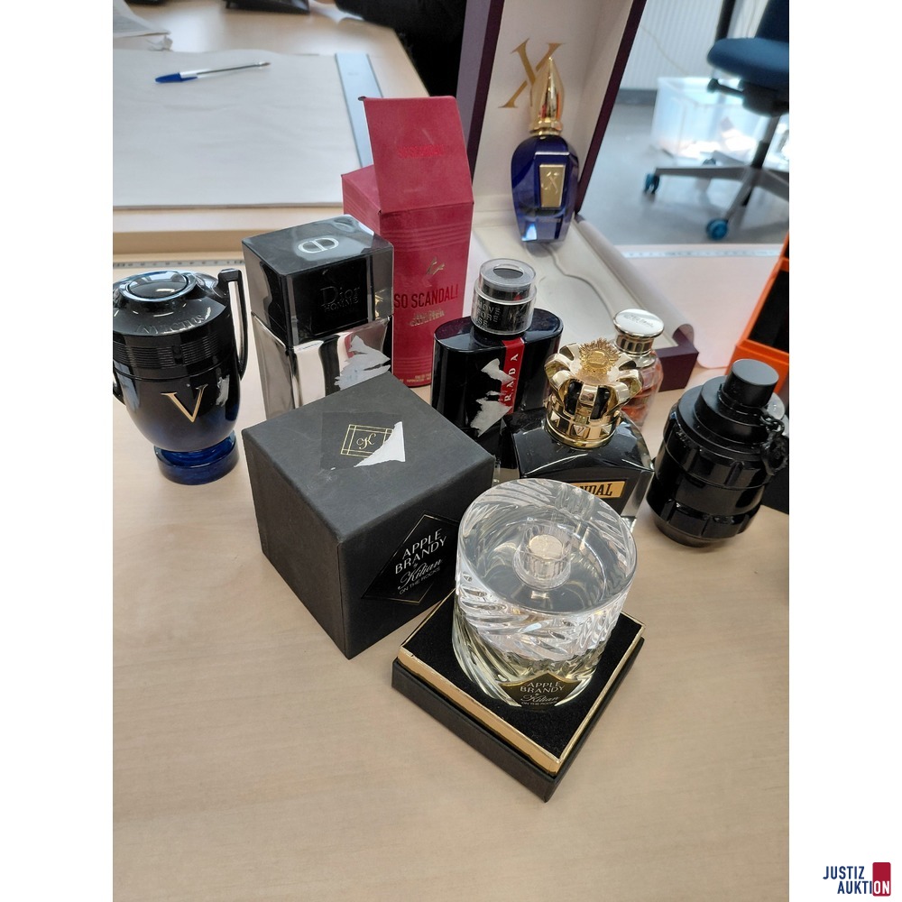 Konvolut an diversen Parfum