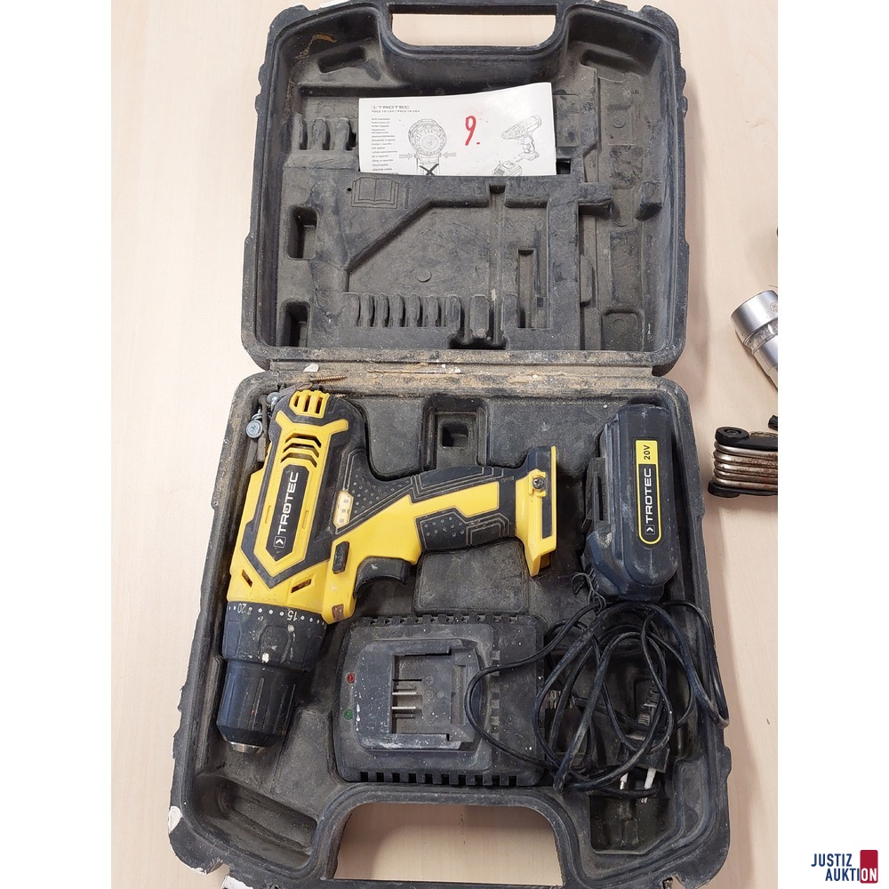 Akku-Bohrschrauber der Marke Trotec u&period;a&period;