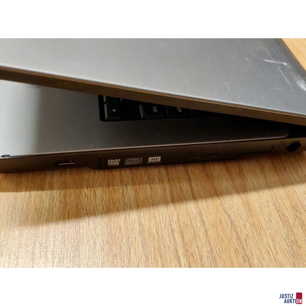 Laptop der Marke Toshiba SATELLITE PRO L300-28Z