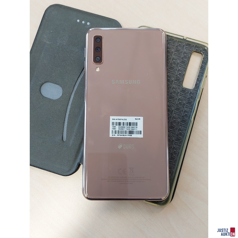 Handy der Marke Samsung Galaxy A7 (2018)