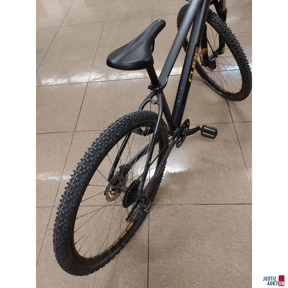 Fahrrad der Marke CUBE AIM Race