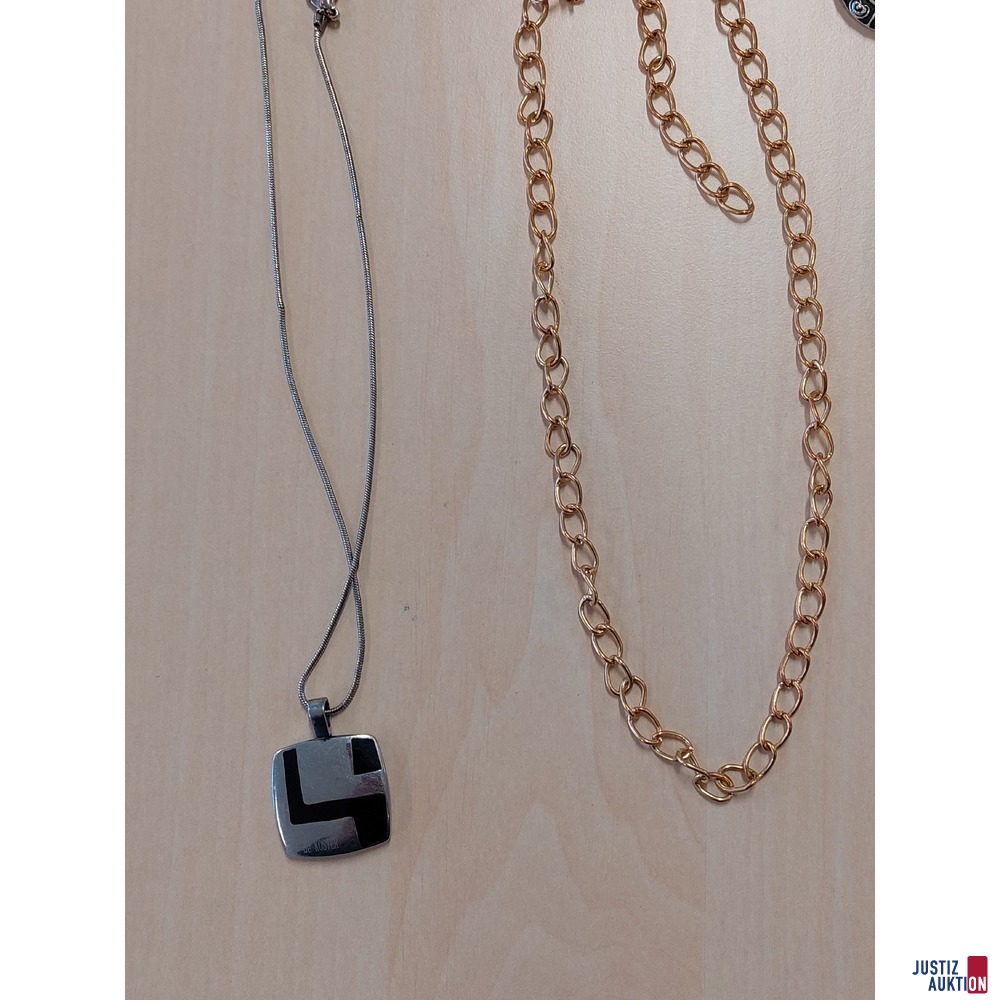 Konvolut bestehend aus diversen Modeschmuck