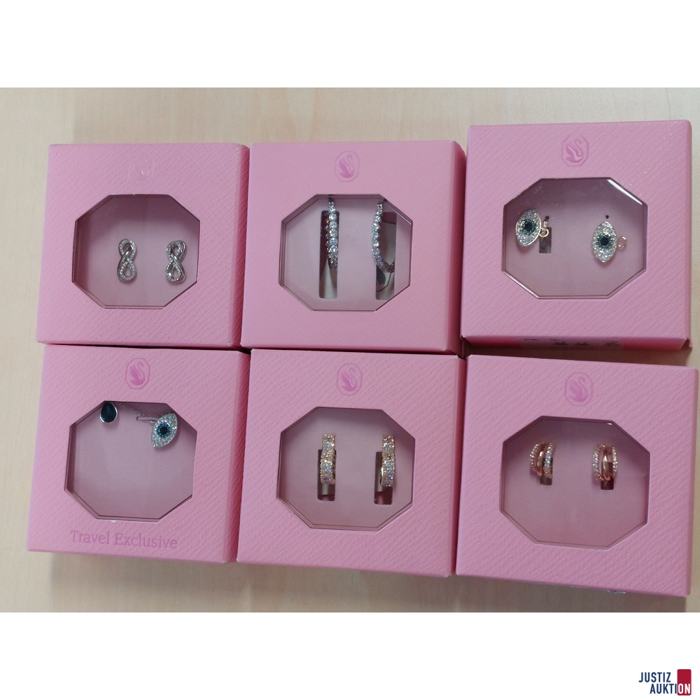 Konvolut bestehend aus diversen Swarovski Modeschmuck
