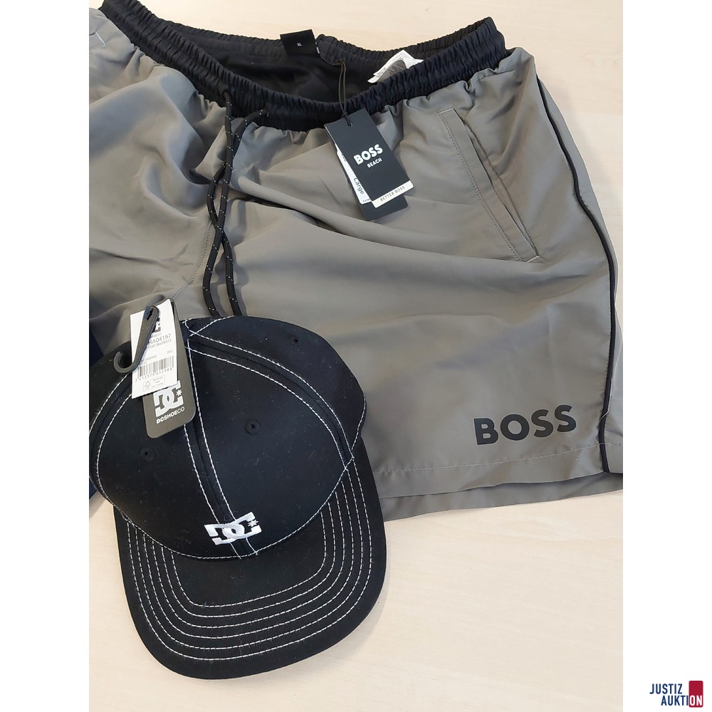 Badehose der Marke Boss Größe XL u.a.