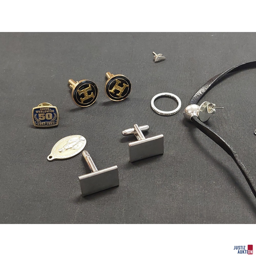 Konvolut aus unedlen Schmuck