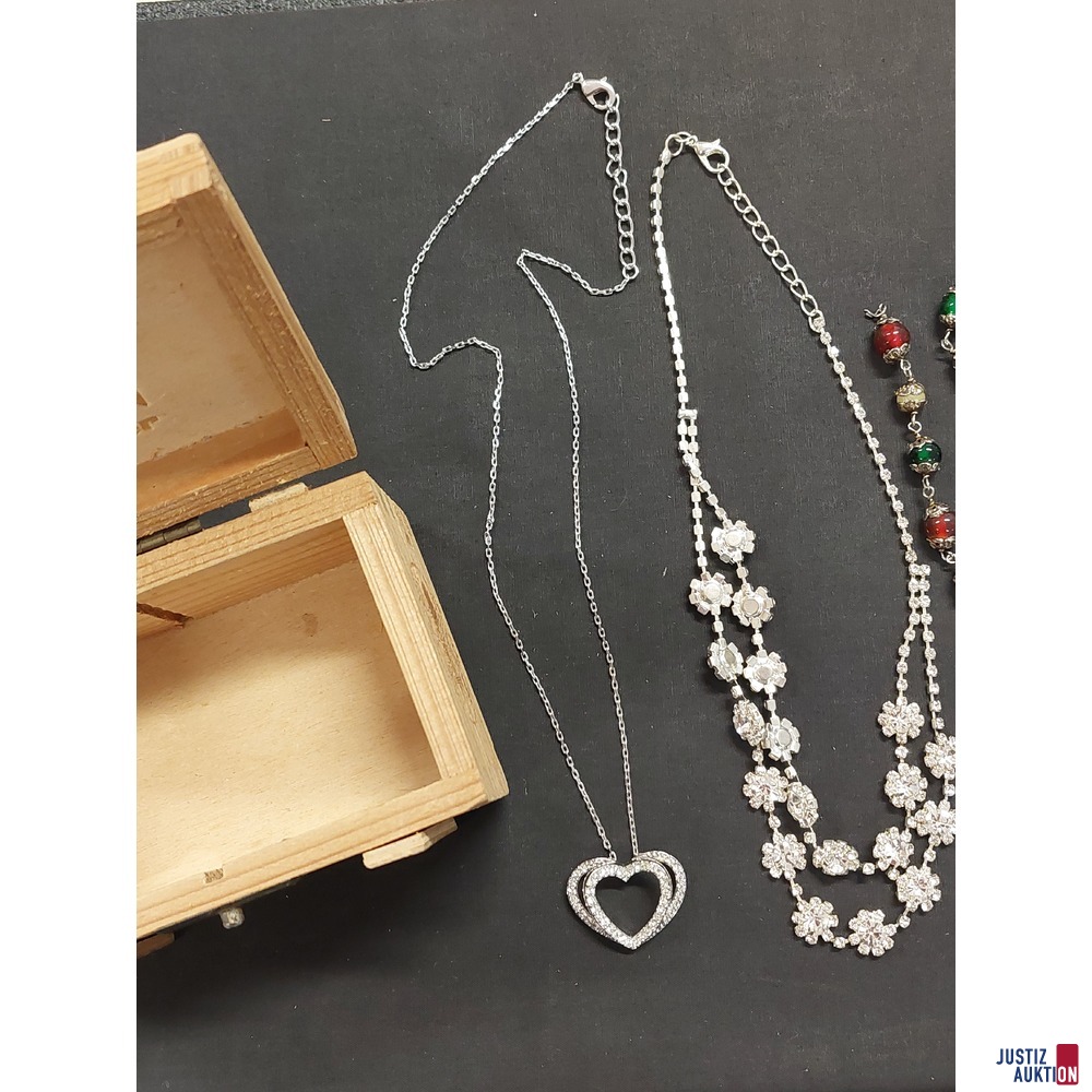 Konvolut aus Modeschmuck unedel