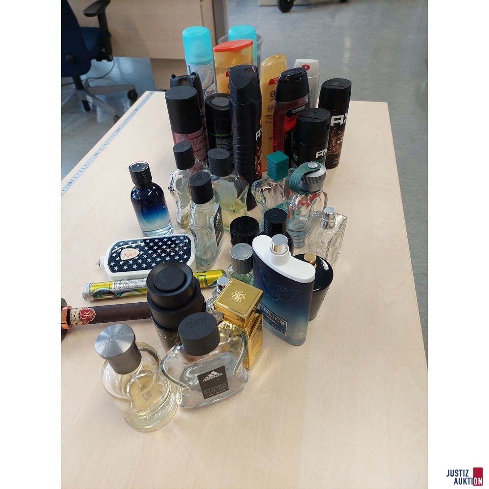 Konvolut bestehend aus&colon; diversen Parfums u&period;a&period;