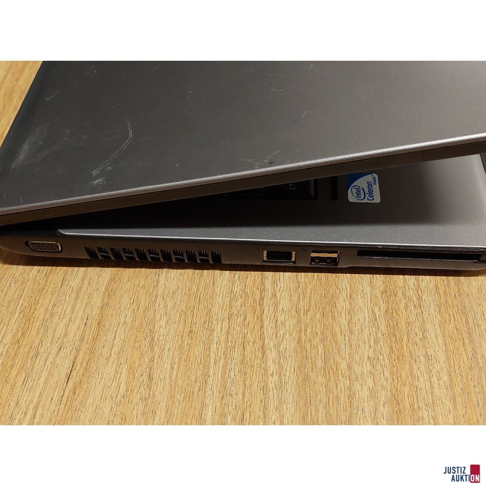 Laptop der Marke Toshiba SATELLITE PRO L300-28Z