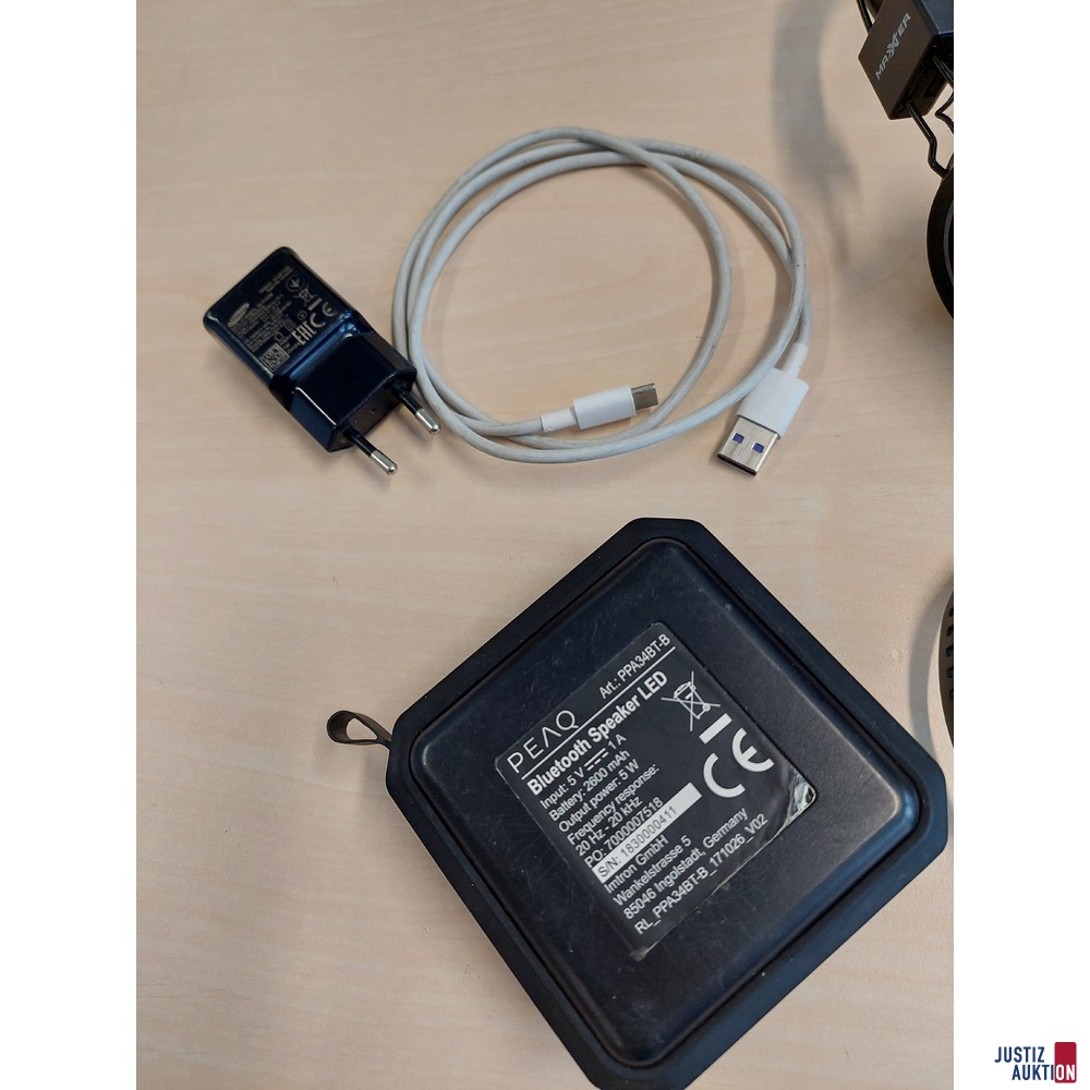 2 USB Kabel u.a.