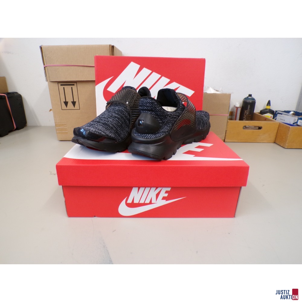Schuhe hinten