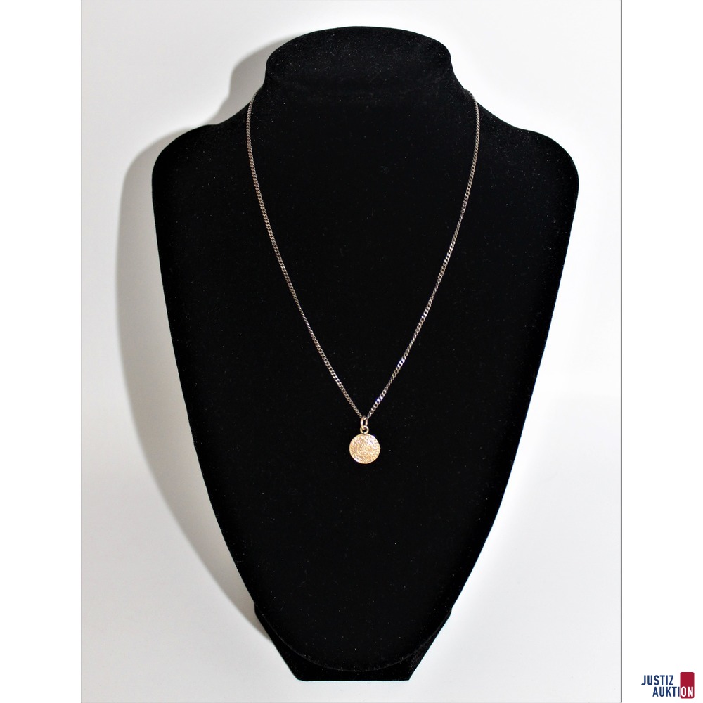 Kette mit Anhänger