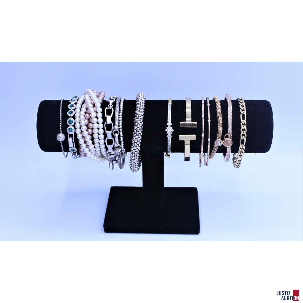 Ansicht Armbänder