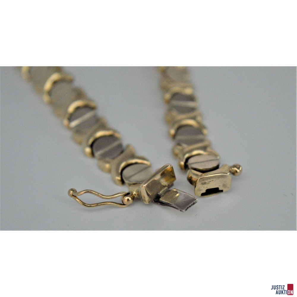 Armband offen Nahaufnahme