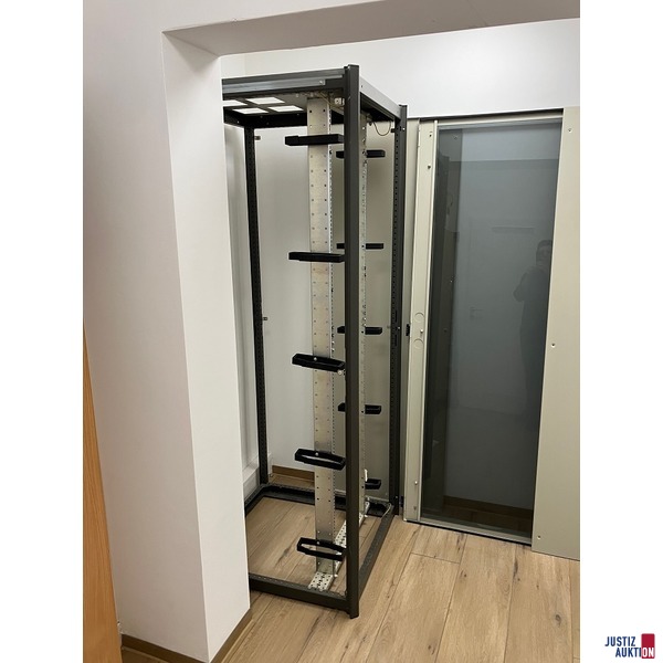 Rack Schrank Seitenansicht
