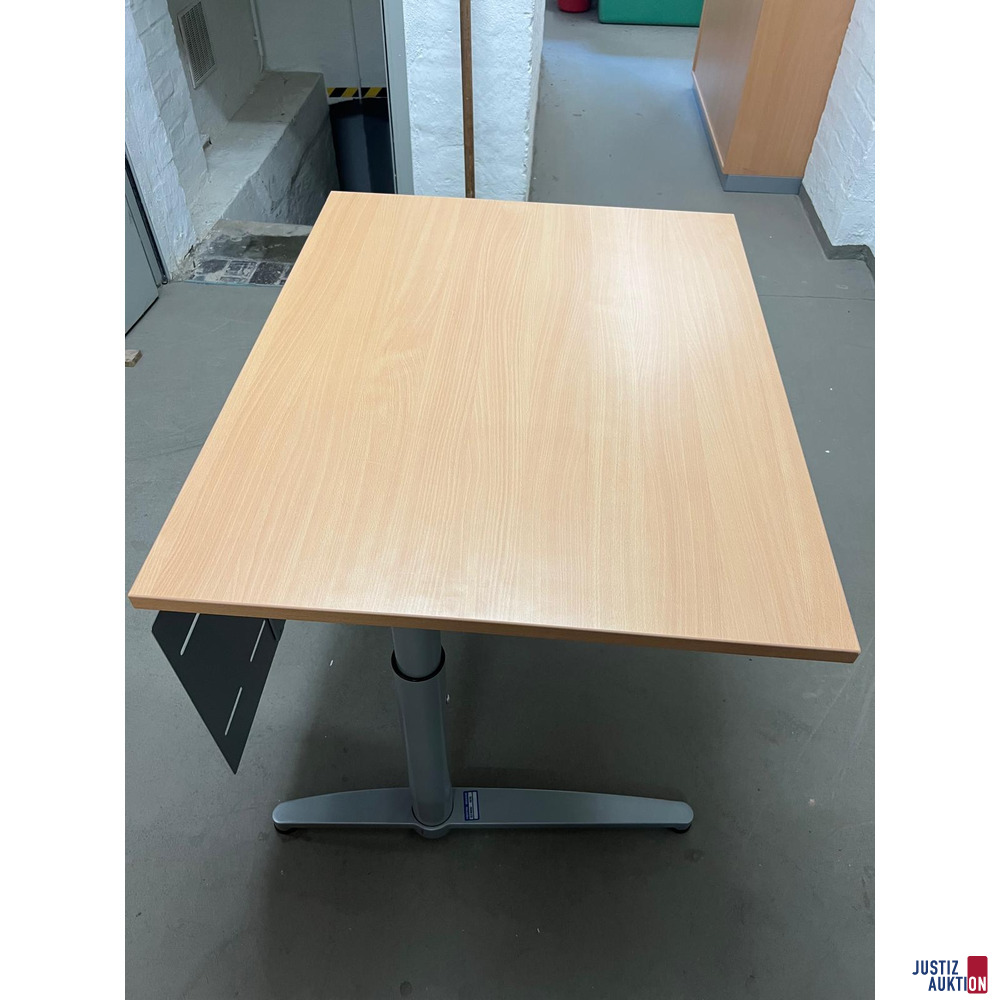 Beistelltisch mit Knieraumblende