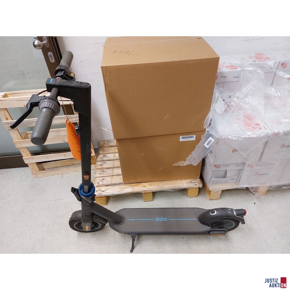 E-Scooter Ninebot Segway gebraucht/Gebrauchsspuren vorhanden