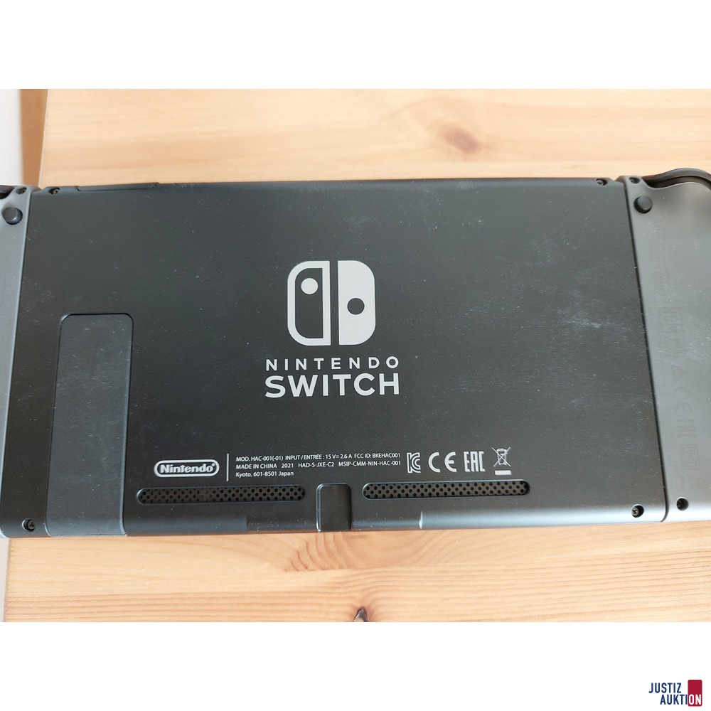 Playstation Switch Modell: HAC- 001 gebraucht/Gebrauchsspuren vorhanden