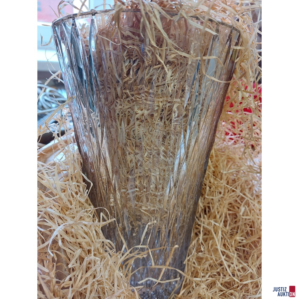 Diverse Vasen – Stein oder Glas