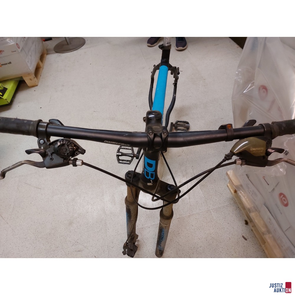 Mountainbike Rahmen mit Komponenten