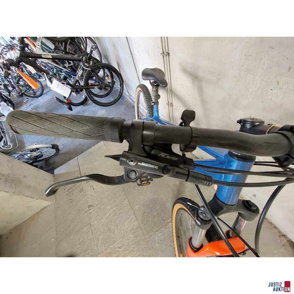 Mountainbike der Marke KTM gebraucht/Gebrauchsspuren vorhanden