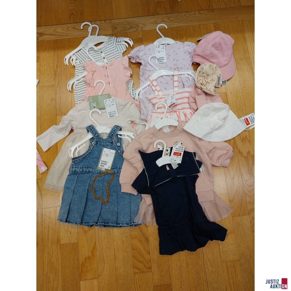 Div. Kinderbekleidung - Größe 62 -74 - Neuwertig