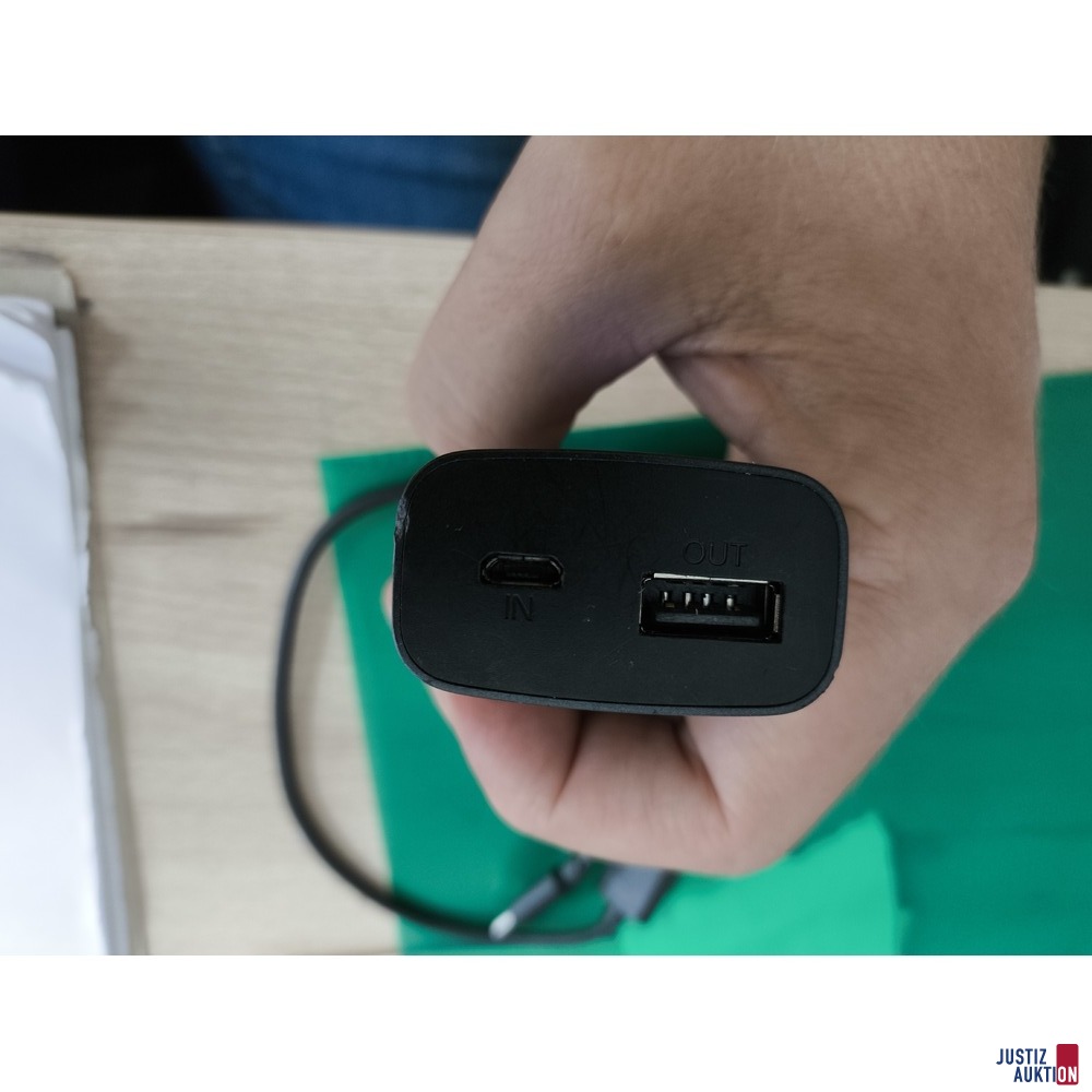 Anschlüsse USB-A (Output) und USB-Micro (Input)
