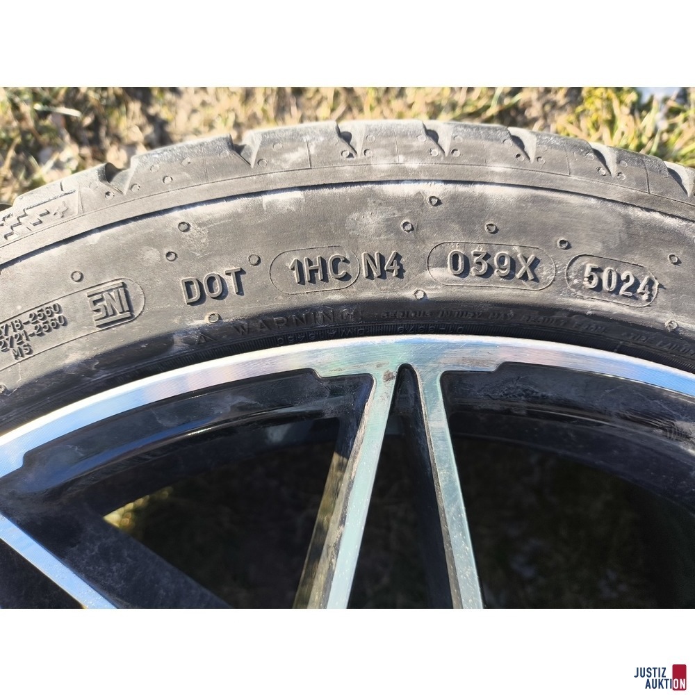 Detailansicht Reifen 1