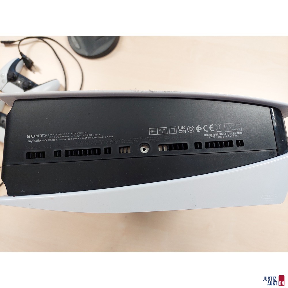 Playstation 5 der Marke Sony Model CFI-1216A