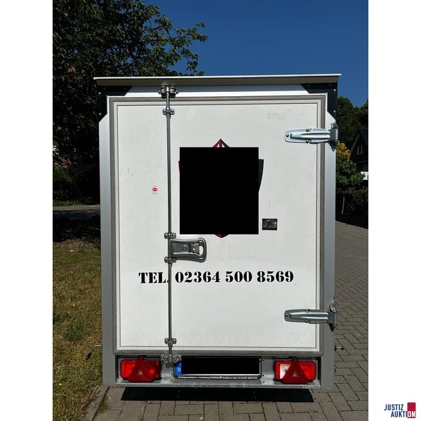 Anhänger hinten