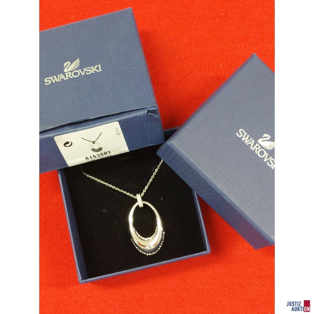 Swarovski Kette mit ovalem Anhänger mit Swarovski Crystalsl