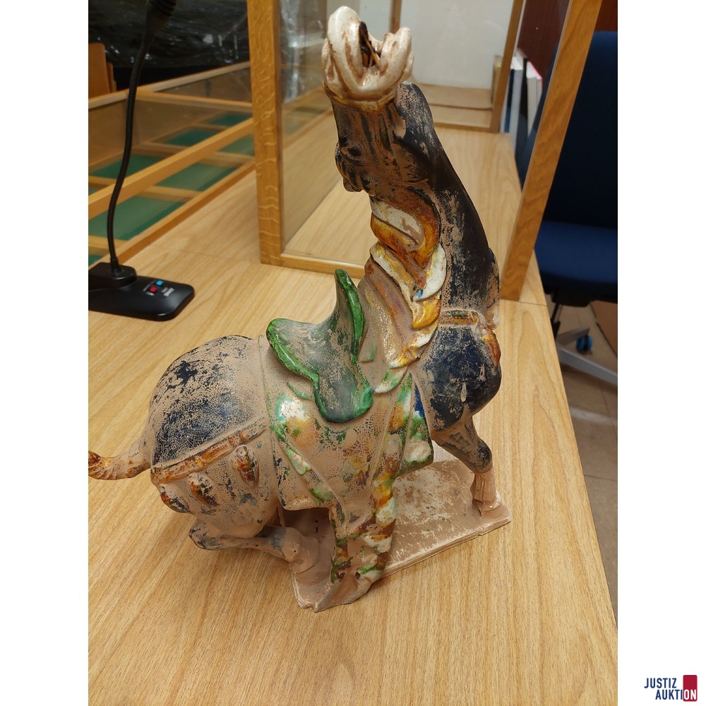 Kunstwerk - Pferd aus Ton - Künstler unbekannt