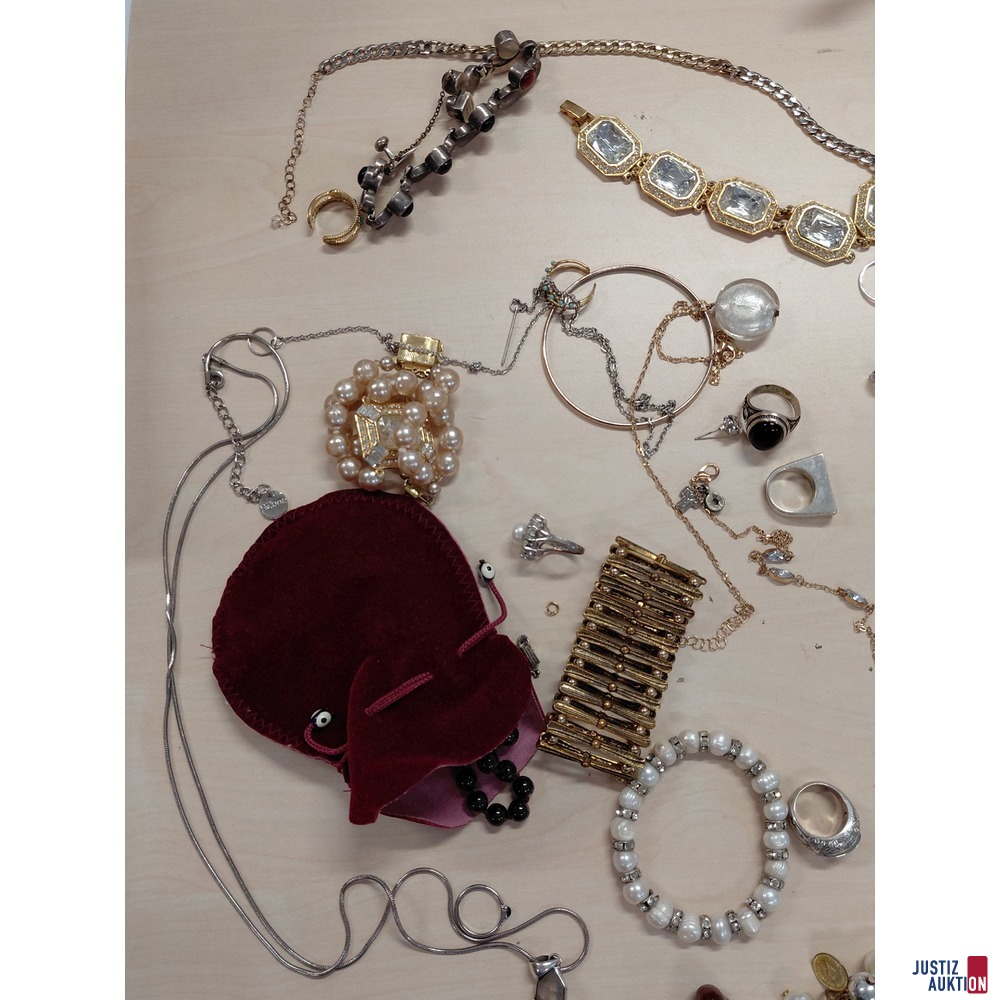Konvolut an diversen Modeschmuck