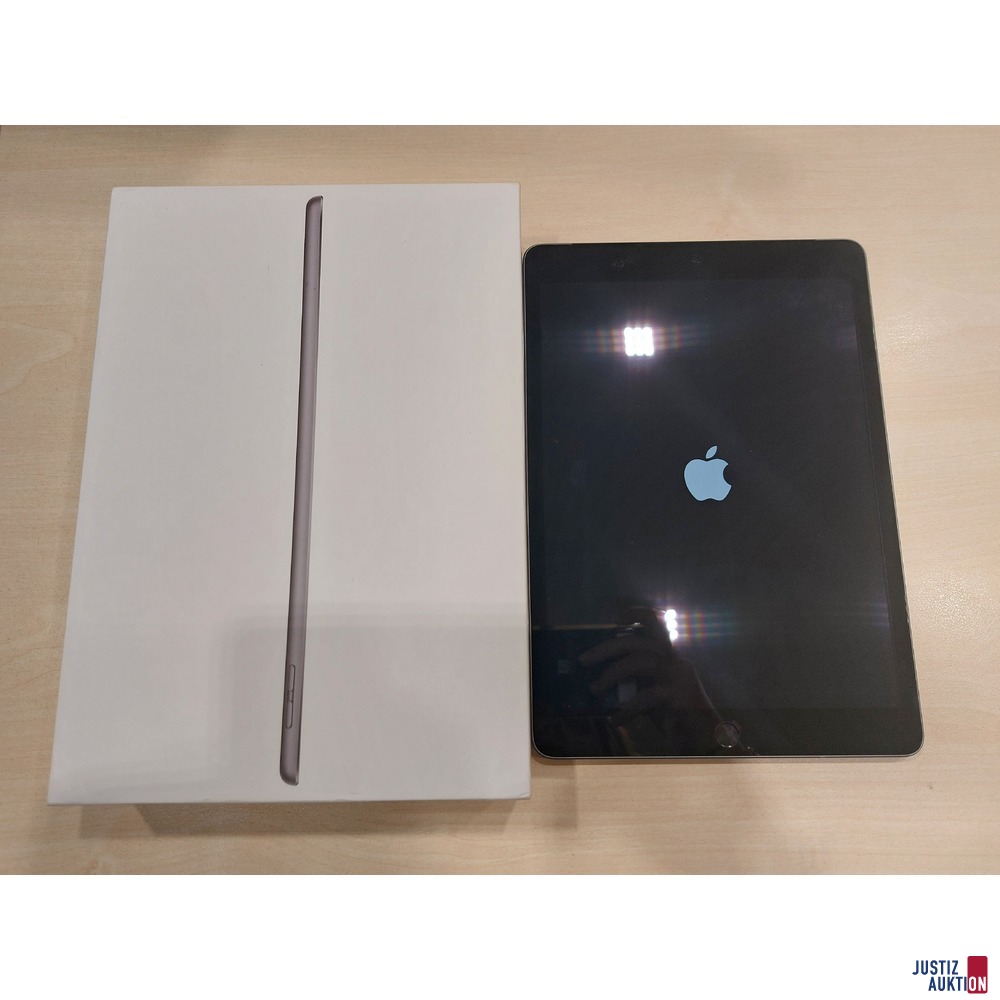 iPad Apple 9th Generation Wi-Fi + Cellular 64GB