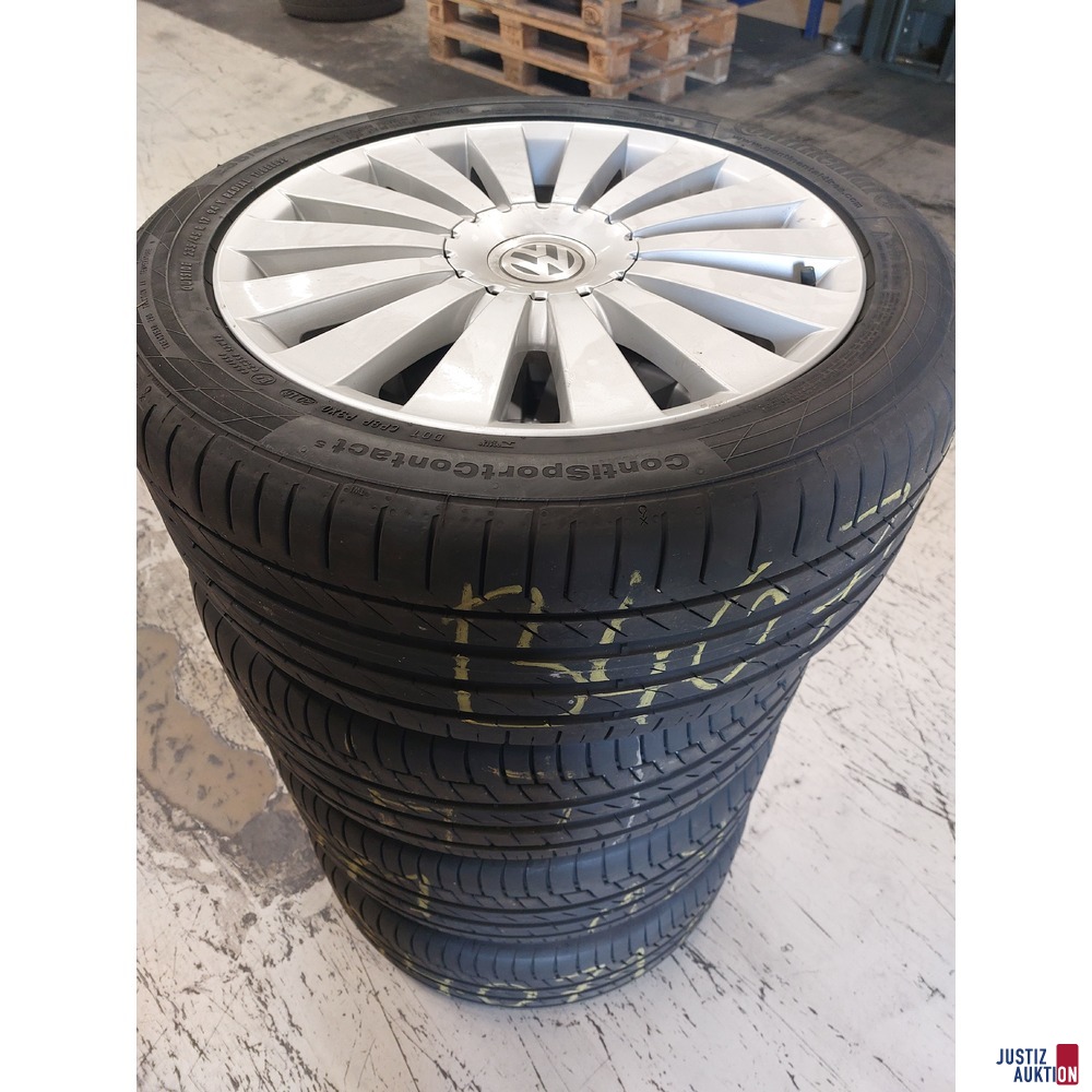 4 Sommerreifen auf original Alufelgen VW Passat "17"