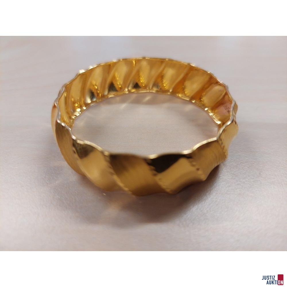 Armreif 585 ‰ Gelbgold punziert Durchmesser 55 mm 7,8 g